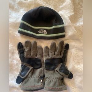 The North Face Hat-NWOT-Gray knit-OS + Free Gloves